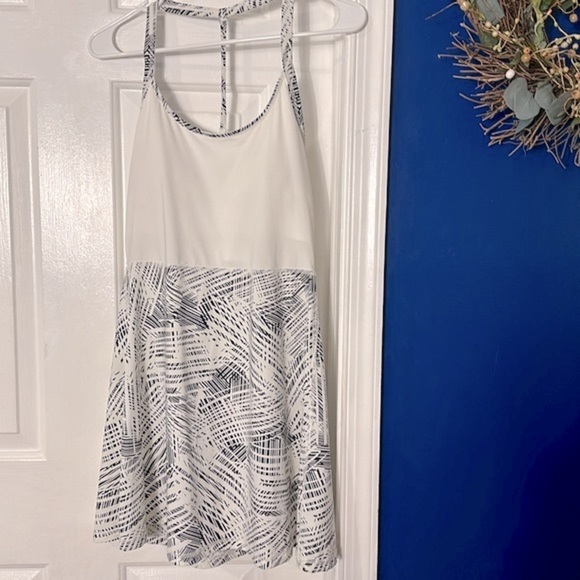 NWOT Women’s Fila Blue & White Fiji Print Foul Line Court Dress Size Small - Picture 4 of 12